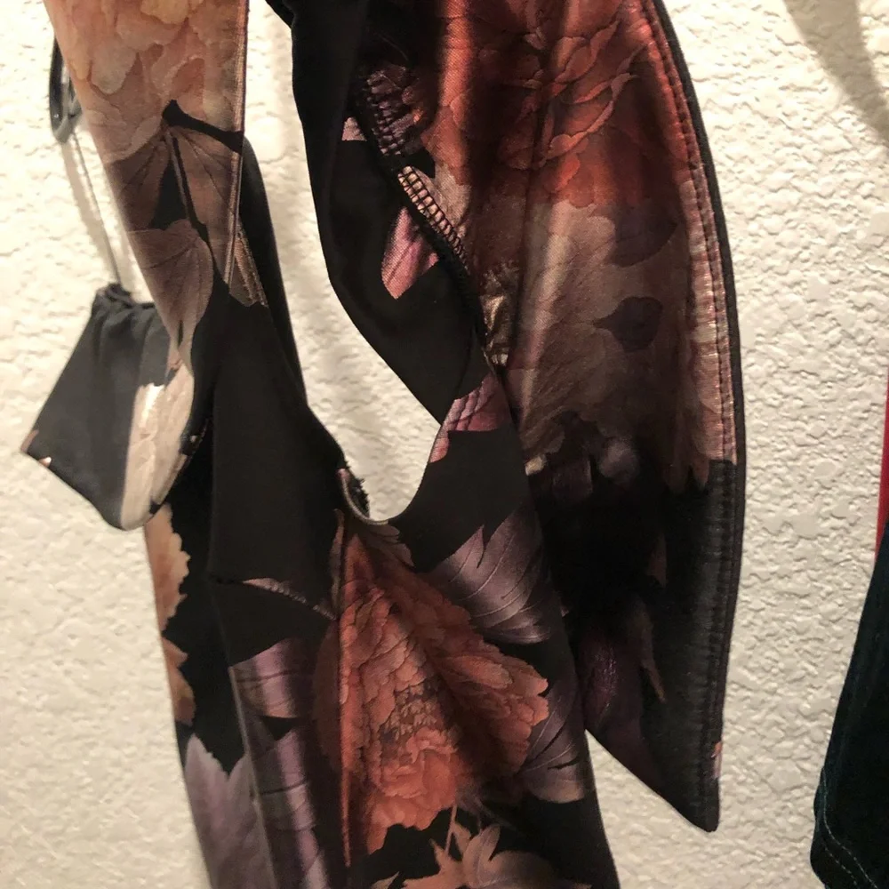 Dress - Picture 3 of 5